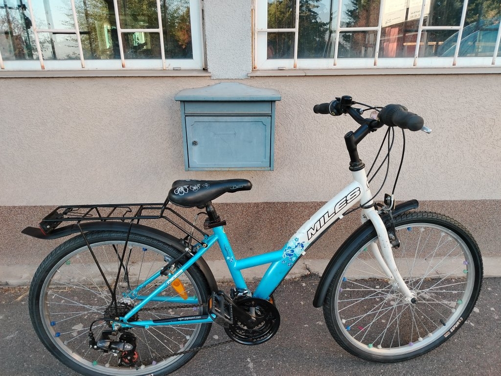 Miles Pretty 24″ kislány fehér-kék Y-vázas kerékpár!