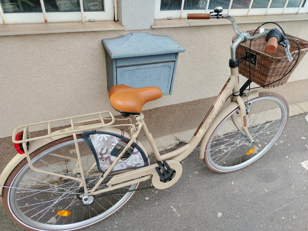 Új Capriolo Diana 28″ Női bézs agyváltós kontrafékes kerékpár!