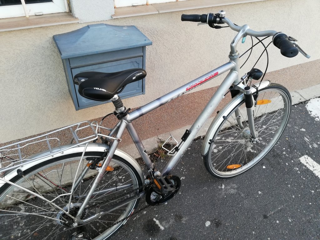 VENICE ARAGON 28″ ffi alu-vázas agydinamós kerékpár!